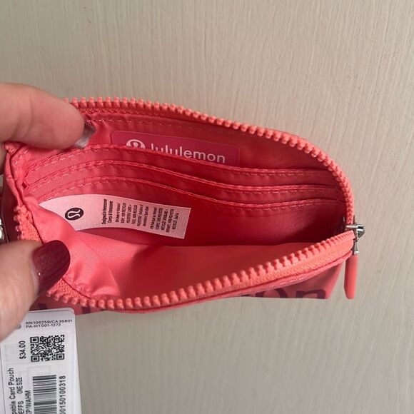 ✨Lululemon Clippable Card Pouch Sakura Pink / Washed Mauve✨ - Picture 9 of 9